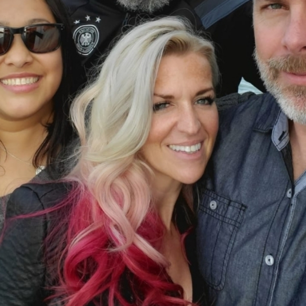 Overtone Vibrant Extreme Pink Hair Coloring Conditioner Set - Picture 8 of 15